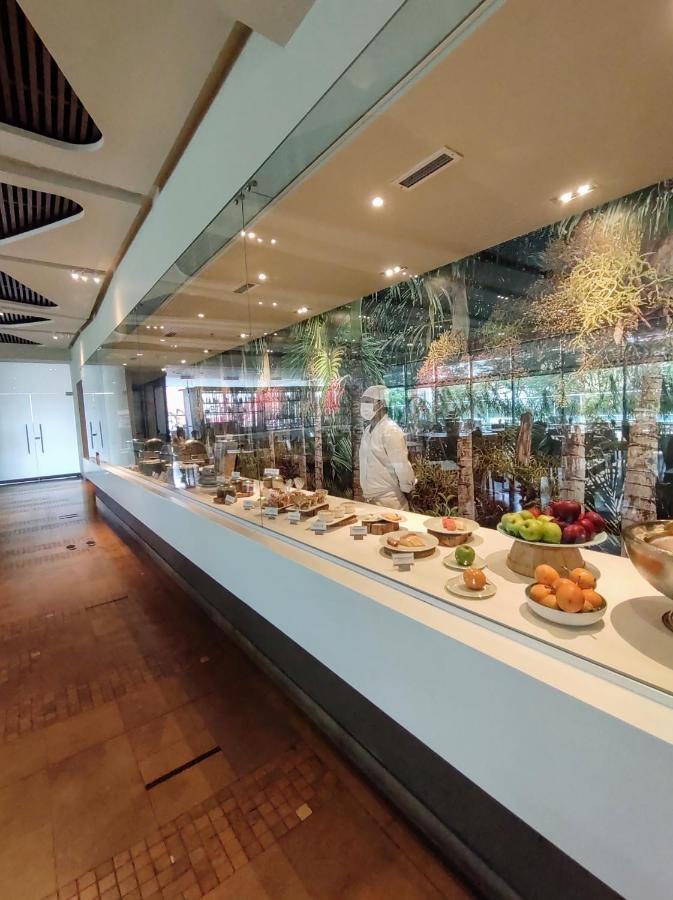 Estelar Villavicencio Hotel&Centro De Convenciones Exterior foto The buffet at the lounge