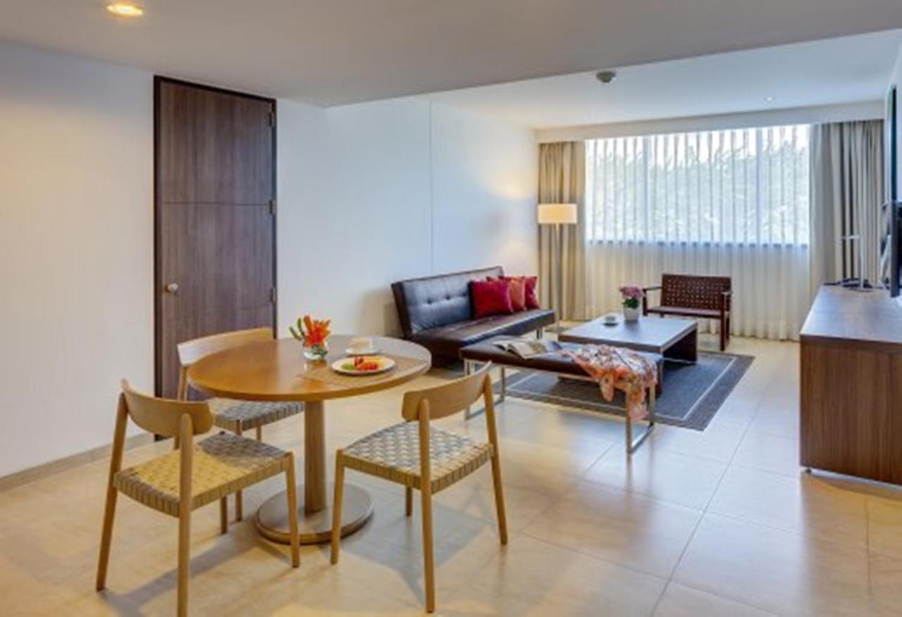 Estelar Villavicencio Hotel&Centro De Convenciones Exterior foto A living room at the hotel