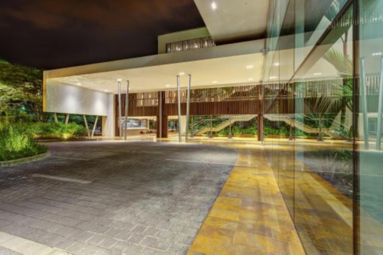 Estelar Villavicencio Hotel&Centro De Convenciones Exterior foto The main entrance of the hotel